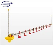 קו שתייה של חוות עופות עם דוזר